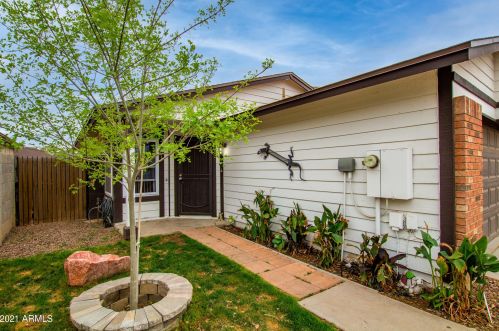 8421 Campbell Ave, Phoenix, AZ 85037-1513