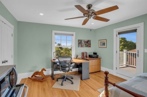 12 Baker Ave, Beverly MA 01915-3504 exterior