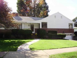 56 Ruane Rd, Newton, MA 02465-2628