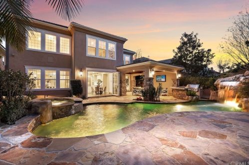 17 Buellton, Irvine CA 92602-2032 exterior