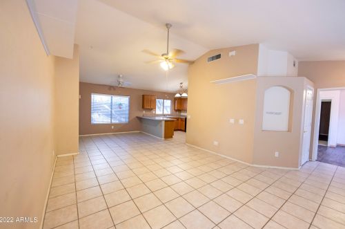 3047 Blackhawk Dr, Phoenix AZ 85050-4822 exterior