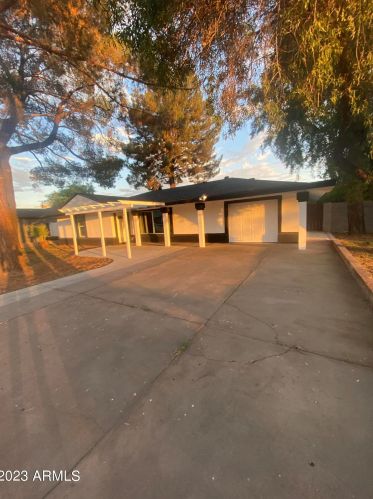 4109 Catalina Dr, Phoenix AZ 85031-3841 exterior