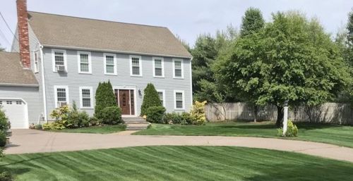 8 Medway St, Norfolk, MA 02056-1336