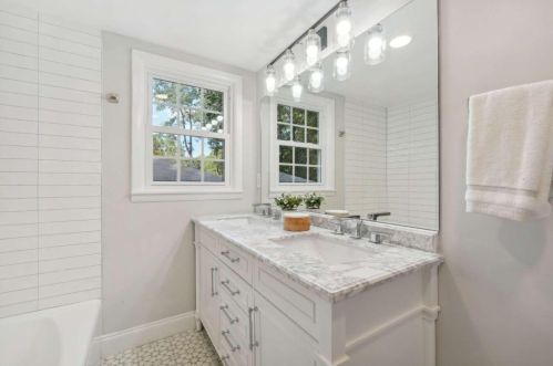 2022 Deren Way, Atlanta GA  30345-3710 exterior