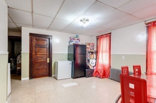 16 Harlow St, Worcester MA 01605-3321 exterior