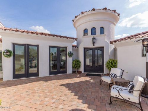 5123 43rd Pl, Phoenix AZ  85018-1633 exterior