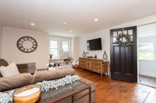 2 Lee Rd, North Reading MA 01864-3314 exterior