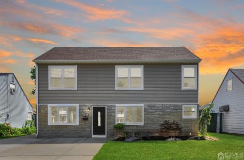 38 Arthur Ave, Carteret, NJ 07008-2472