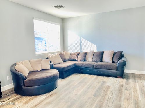 2837 73 Dr, Phoenix AZ 85043-7231 exterior