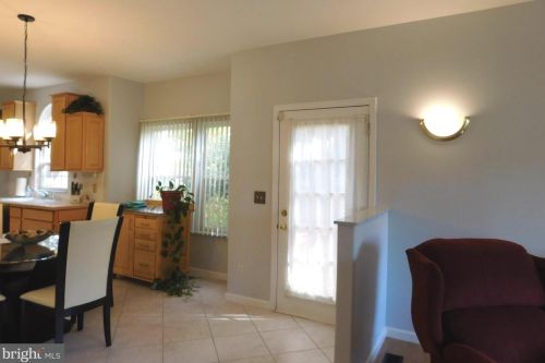 612 Schaeffer Ave, West Deptford NJ 08096-6631 exterior