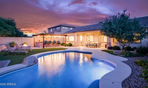 2422 Aloe Vera Dr, Phoenix, AZ 85085-7018