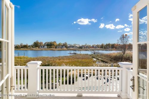 530 Little Silver Pt Rd, Little Silver NJ 07739-1736 exterior