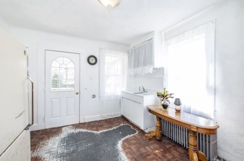 17 Pleasant St, Montgomery MA 01085-3719 exterior