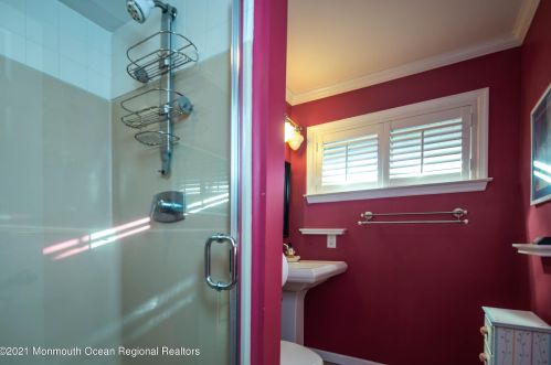 118 Tower Hl Dr, Tinton Falls NJ 07701-2400 exterior