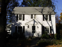 101 Manchester Rd, Newton, MA 02461-1132