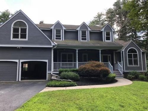 58 Cleveland St, Norfolk, MA 02056-1048