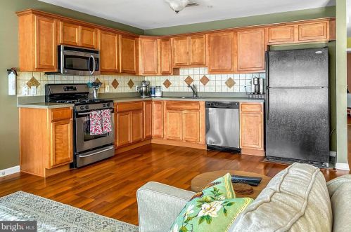 305 Redbud Ln, West Deptford NJ  08051-2297 exterior