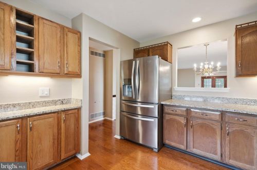 31 Blanchard Dr, West Deptford NJ 08096-6728 exterior