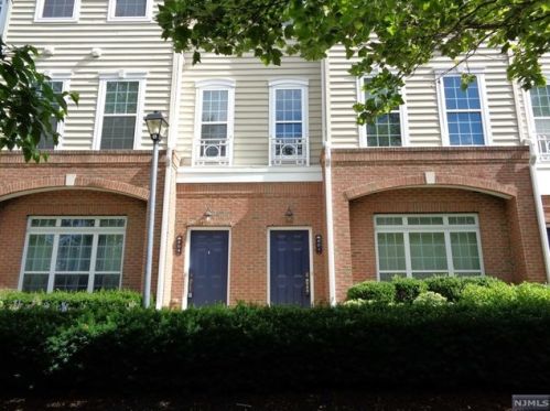 801 Deluca Rd, Belleville, NJ 07109-5351