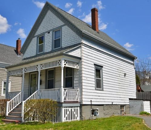 866 Rockdale Ave, New Bedford, MA 02740-2706