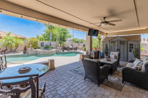 26205 56 Dr, Phoenix AZ 85031-1831 exterior