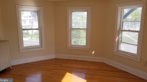 545 Salem Ave, West Deptford NJ 08096-3203 exterior