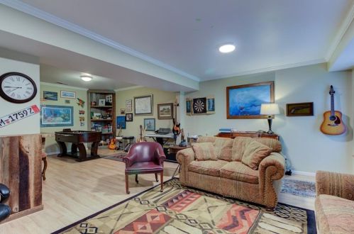 4815 Dunwoody Sta Dr, Atlanta GA 30338-4705 exterior