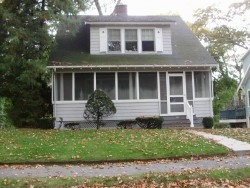 152 Elgin St, Newton, MA 02459-2302