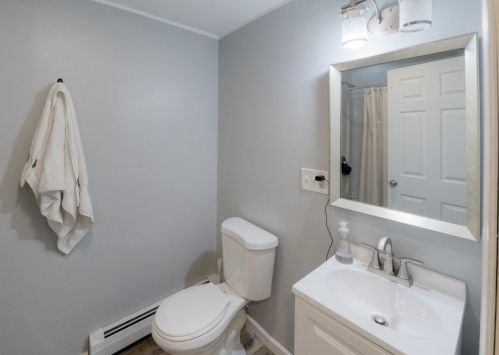 1098 Western Ave, Montgomery MA 01085-2616 exterior