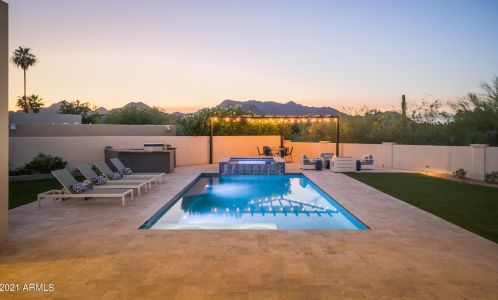 5833 46th Pl, Phoenix AZ  85018-1235 exterior