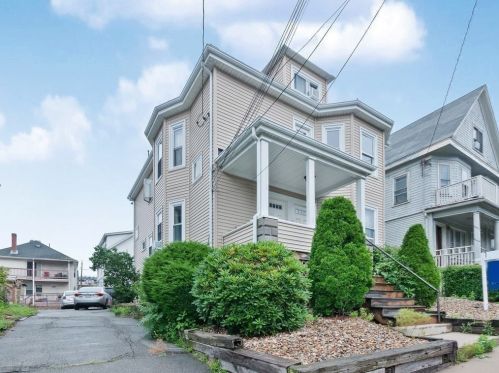 21 Kenwood Rd, Everett MA 02149-3015 exterior