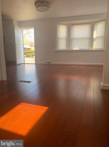 6822 Loretto Ave, Philadelphia PA 19111-5844 exterior