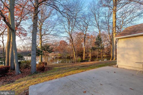 96 Lakebridge Dr, West Deptford NJ 08096-6717 exterior