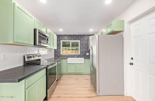 2230 Cambridge Ave, Phoenix AZ  85006-1310 exterior