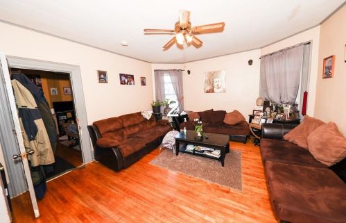 367 Whipple St, Fall River MA 02724-3448 exterior