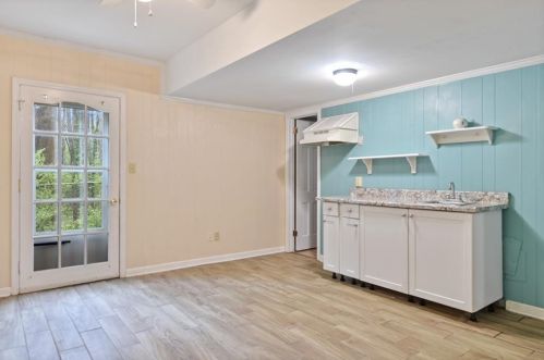 4934 Leeds Ct, Atlanta GA exterior