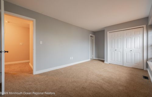 17 Heritage Ter, Jackson Twp NJ 08527-2238 exterior