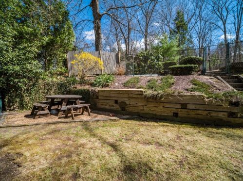 12 Candlewood St, Worcester MA 01602-2804 exterior