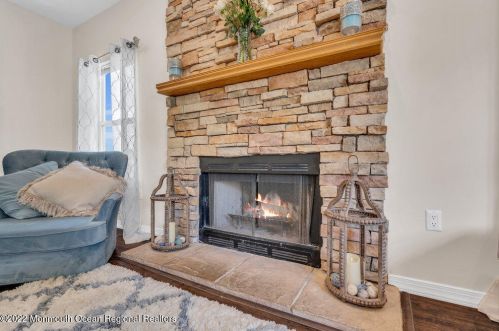 1 Highland Dr, Jackson Twp NJ 08527-1213 exterior