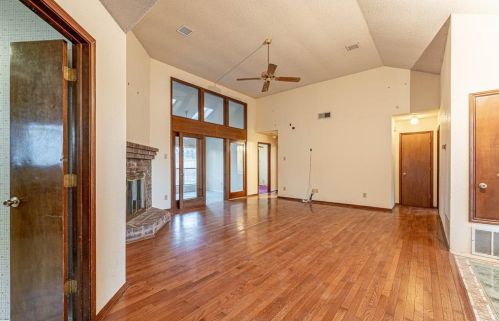 4829 Crestpoint Ln, Garland TX exterior