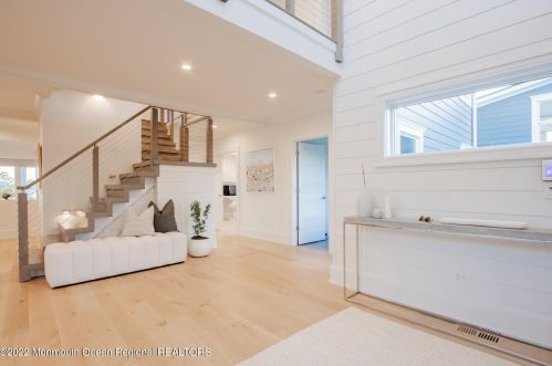 670 Little Silver Point Rd, Little Silver NJ  07739-1737 exterior