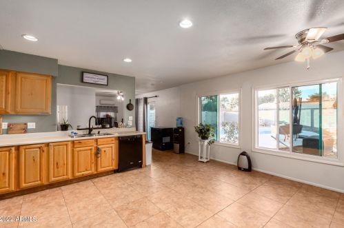 3762 Crocus Dr, Phoenix AZ 85032-5419 exterior