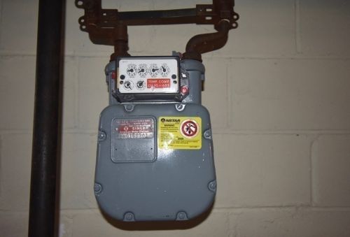 410 Shaw St, New Bedford MA 02745-5054 exterior