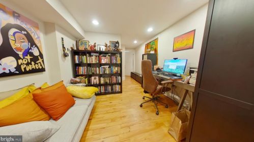 723 15th St, Philadelphia, PA 19146-2213