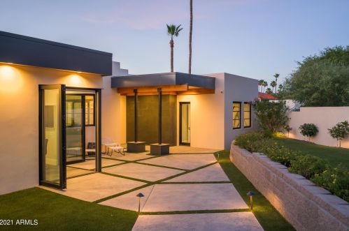 5833 46th Pl, Phoenix AZ  85018-1235 exterior