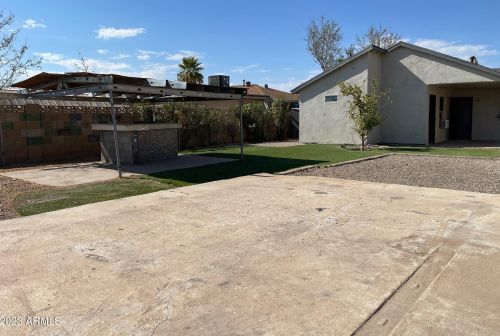 2411 Adams, Phoenix AZ 85034-1404 exterior
