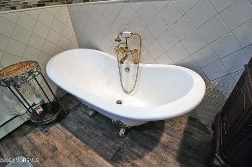 1062 Lakehurst Ave, Jackson Twp NJ 08527-5250 exterior