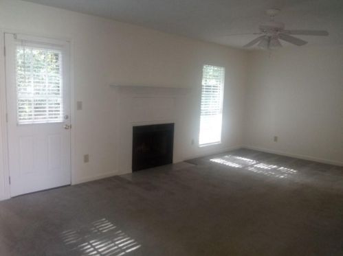 27 Manor Ct, Stockbridge GA  30281-1166 exterior