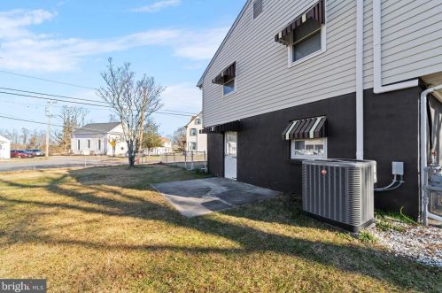 410 Lewistown Rd, Columbus NJ 08022-2222 exterior