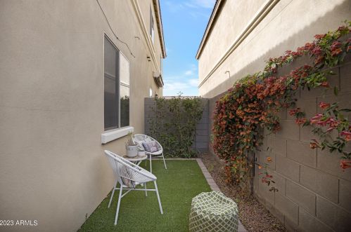 8976 8 Dr, Phoenix AZ 85041-6754 exterior